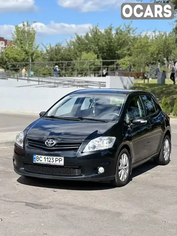 Хэтчбек Toyota Auris 2011 1.6 л. Автомат обл. Львовская, Львов - Фото 1/18