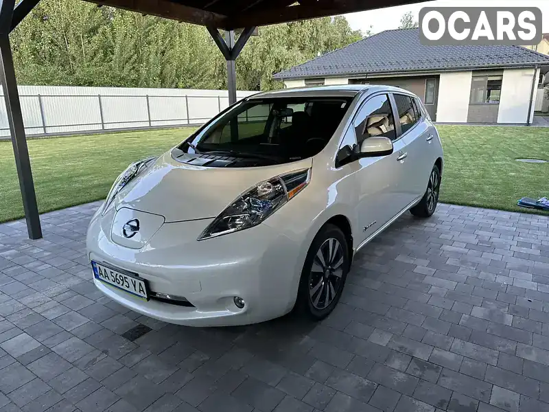 Хэтчбек Nissan Leaf 2015 null_content л. обл. Киевская, Киев - Фото 1/21