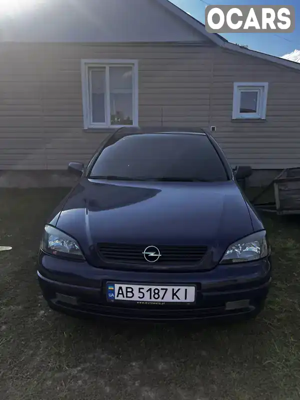 Седан Opel Astra 2004 1.6 л. Ручная / Механика обл. Винницкая, Винница - Фото 1/9