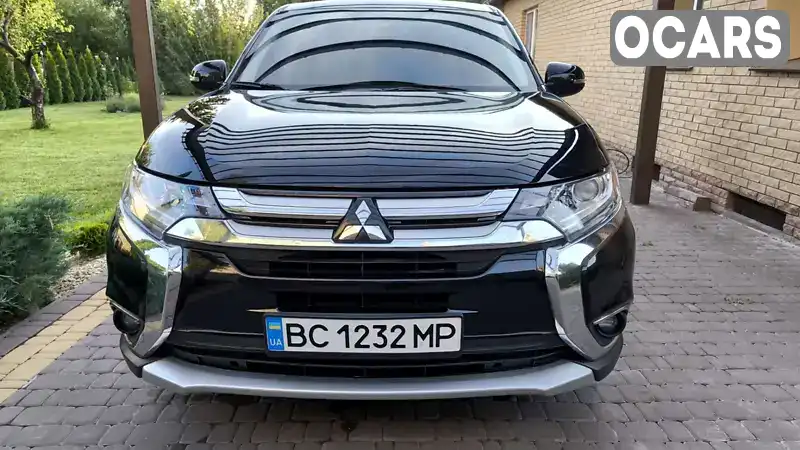 Позашляховик / Кросовер Mitsubishi Outlander 2017 2.36 л. Варіатор обл. Харківська, Харків - Фото 1/21