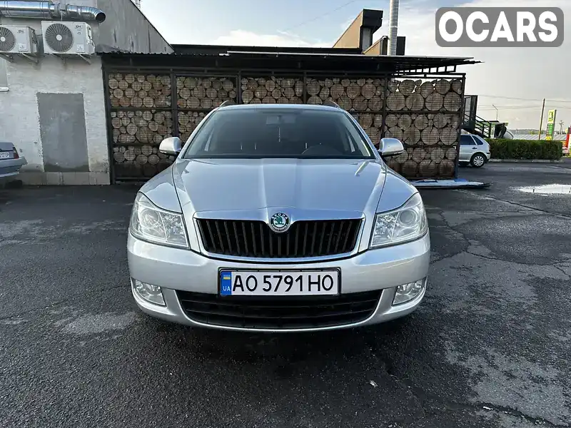 Універсал Skoda Octavia 2010 1.6 л. Ручна / Механіка обл. Закарпатська, Мукачево - Фото 1/15