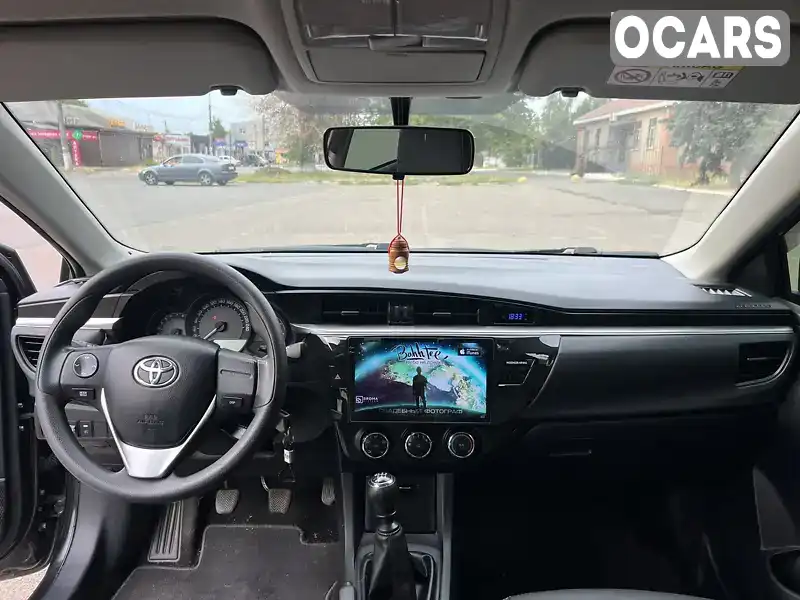 Седан Toyota Corolla 2016 1.33 л. обл. Днепропетровская, Кривой Рог - Фото 1/19