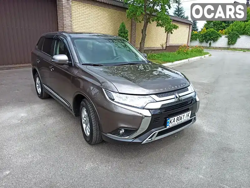 Позашляховик / Кросовер Mitsubishi Outlander 2021 2 л. Варіатор обл. Київська, Київ - Фото 1/21