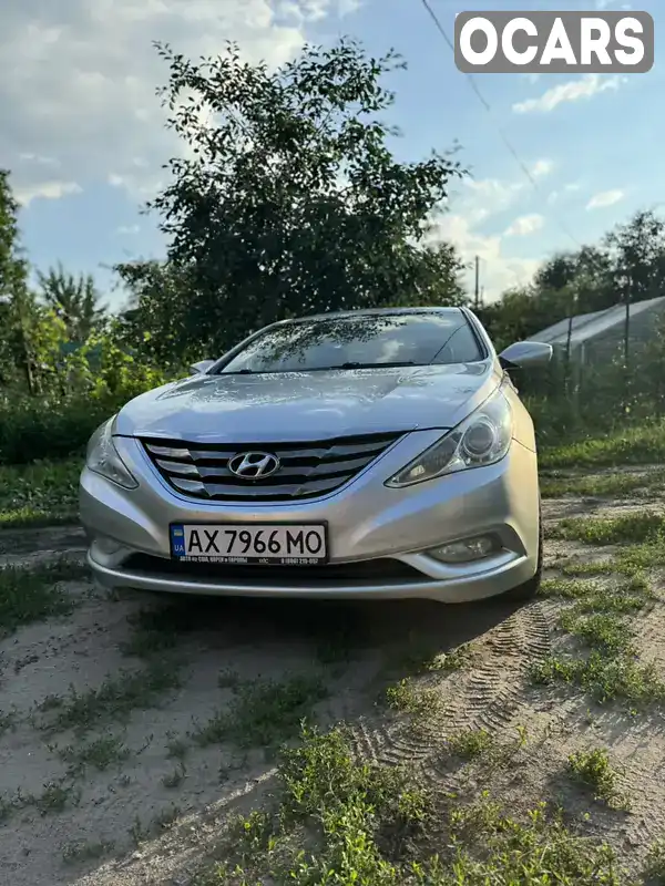 Седан Hyundai Sonata 2010 2 л. Автомат обл. Харьковская, Красноград - Фото 1/10