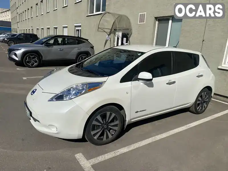 Хэтчбек Nissan Leaf 2016 null_content л. обл. Киевская, Киев - Фото 1/10