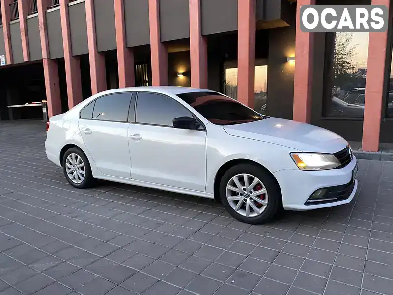 Седан Volkswagen Jetta 2015 1.8 л. Автомат обл. Київська, Київ - Фото 1/21