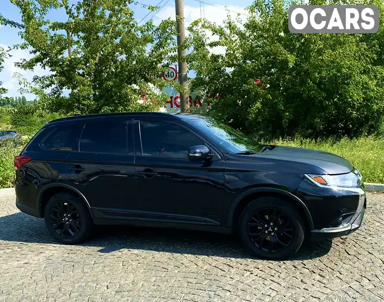 Внедорожник / Кроссовер Mitsubishi Outlander 2018 2.36 л. Автомат обл. Хмельницкая, Хмельницкий - Фото 1/21