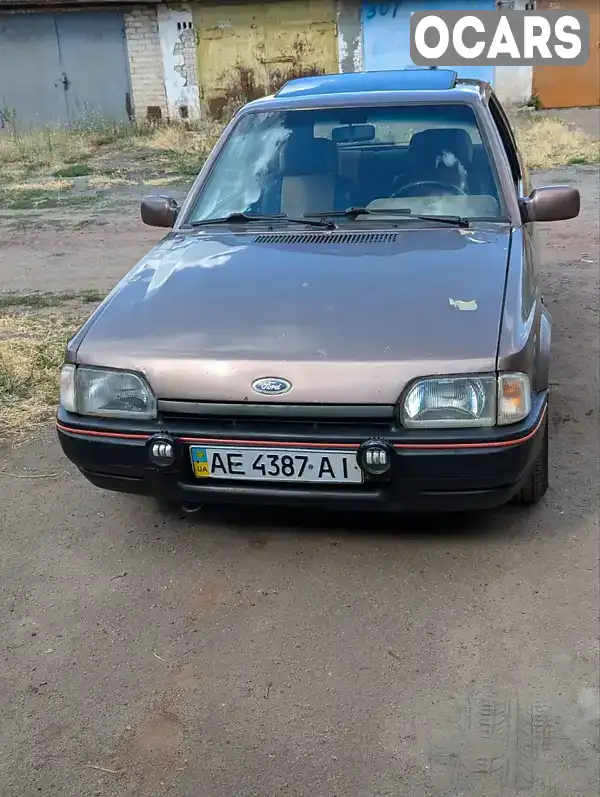 Хетчбек Ford Escort 1989 1.4 л. Ручна / Механіка обл. Дніпропетровська, Кривий Ріг - Фото 1/5