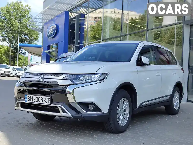 Внедорожник / Кроссовер Mitsubishi Outlander 2019 2 л. Вариатор обл. Одесская, Одесса - Фото 1/14