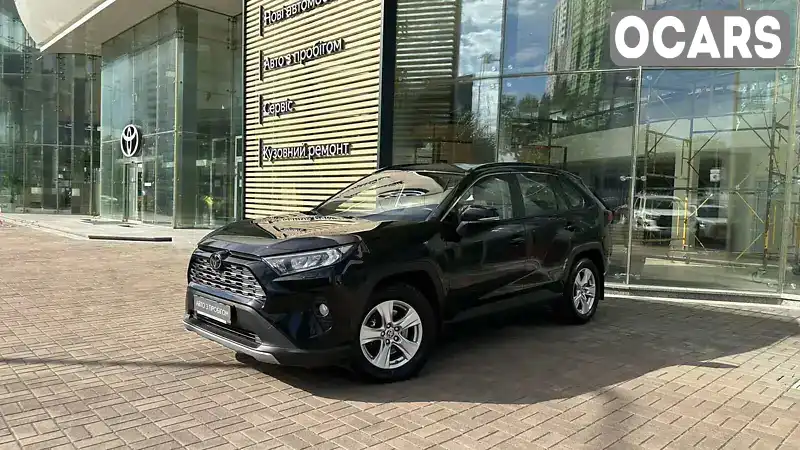 Внедорожник / Кроссовер Toyota RAV4 2021 2 л. Вариатор обл. Киевская, Киев - Фото 1/16