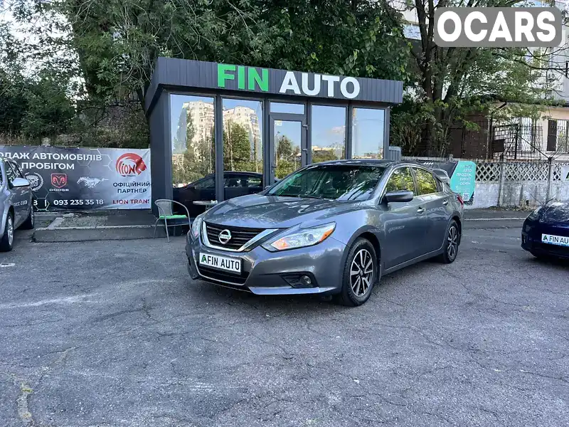 Седан Nissan Altima 2016 2.5 л. Автомат обл. Київська, Київ - Фото 1/21