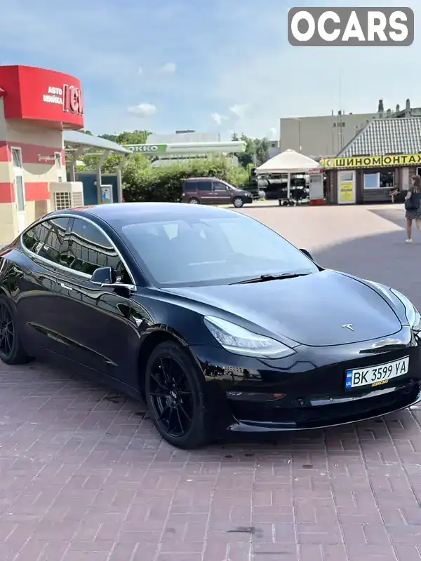 Седан Tesla Model 3 2018 null_content л. Автомат обл. Ровенская, Ровно - Фото 1/21