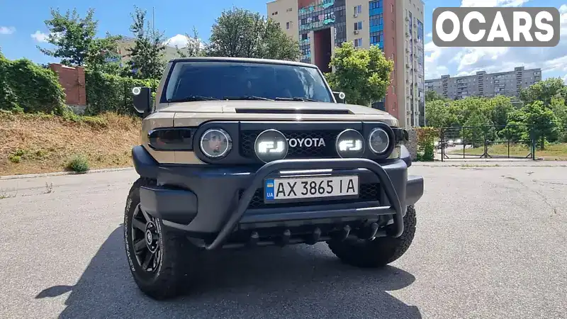 Позашляховик / Кросовер Toyota FJ Cruiser 2017 3.96 л. Автомат обл. Харківська, Харків - Фото 1/21