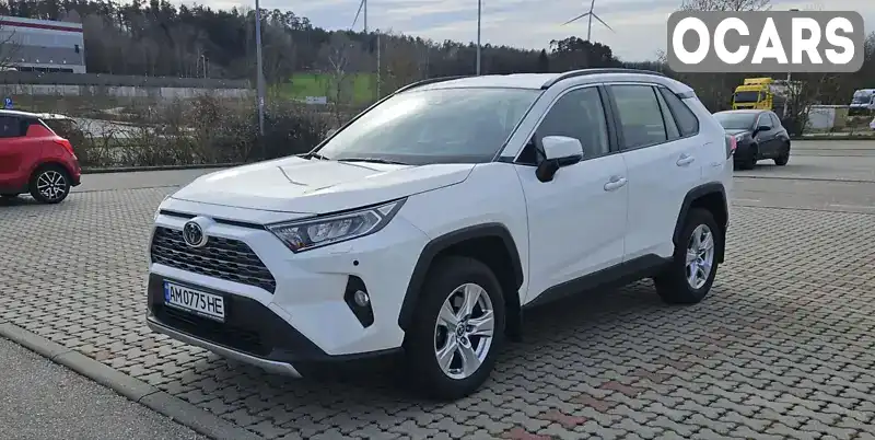 Внедорожник / Кроссовер Toyota RAV4 2021 2 л. Вариатор обл. Житомирская, Житомир - Фото 1/14