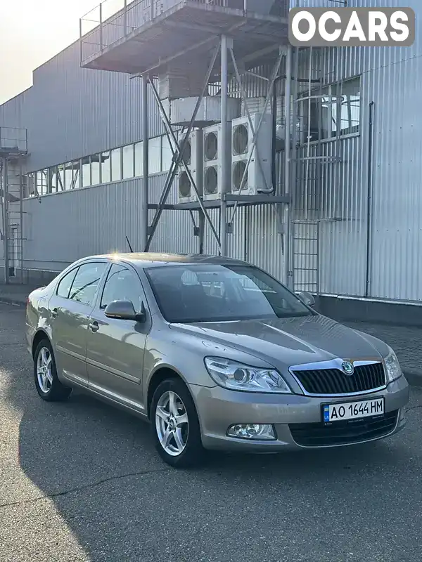 Ліфтбек Skoda Octavia 2011 1.6 л. Ручна / Механіка обл. Закарпатська, Виноградів - Фото 1/14