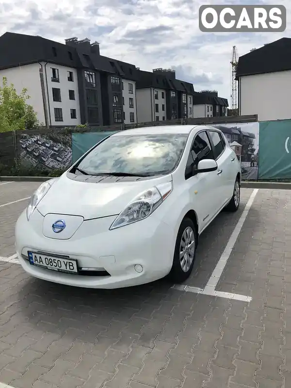 Хэтчбек Nissan Leaf 2017 null_content л. обл. Киевская, Киев - Фото 1/11