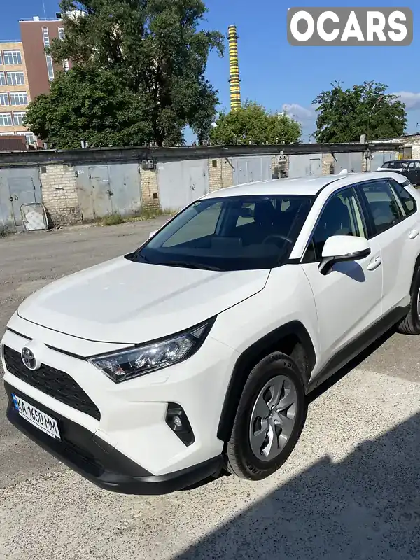 Внедорожник / Кроссовер Toyota RAV4 2023 1.99 л. Вариатор обл. Киевская, Киев - Фото 1/11