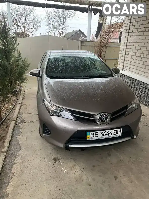 Хетчбек Toyota Auris 2013 1.3 л. Ручна / Механіка обл. Миколаївська, Южноукраїнськ - Фото 1/6