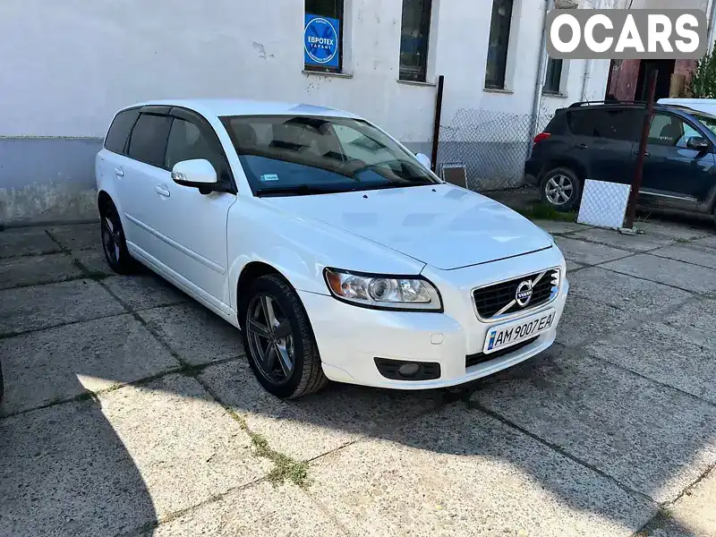 Універсал Volvo V50 2012 2 л. обл. Чернівецька, Чернівці - Фото 1/15