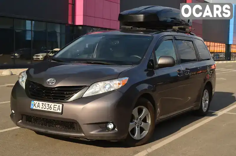 Минивэн Toyota Sienna 2015 3.5 л. Автомат обл. Киевская, Киев - Фото 1/18