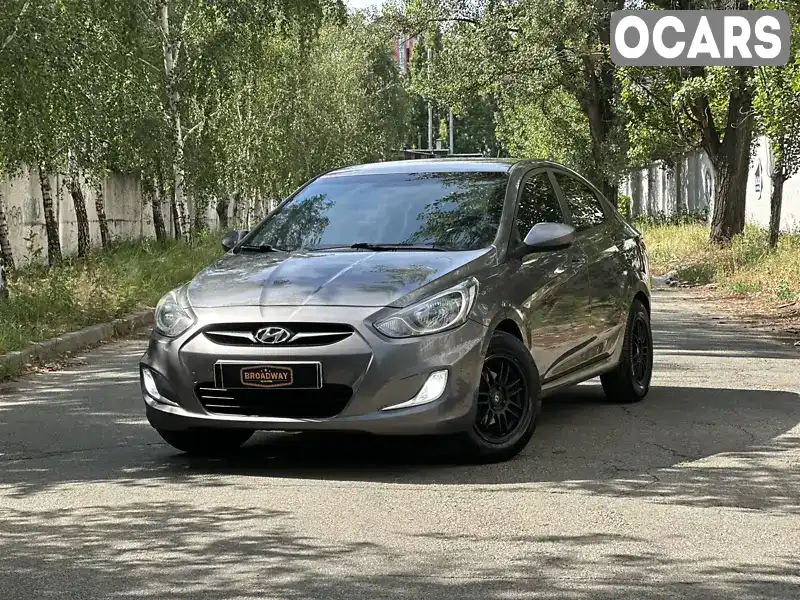 Седан Hyundai Accent 2011 1.4 л. Ручна / Механіка обл. Київська, Київ - Фото 1/21