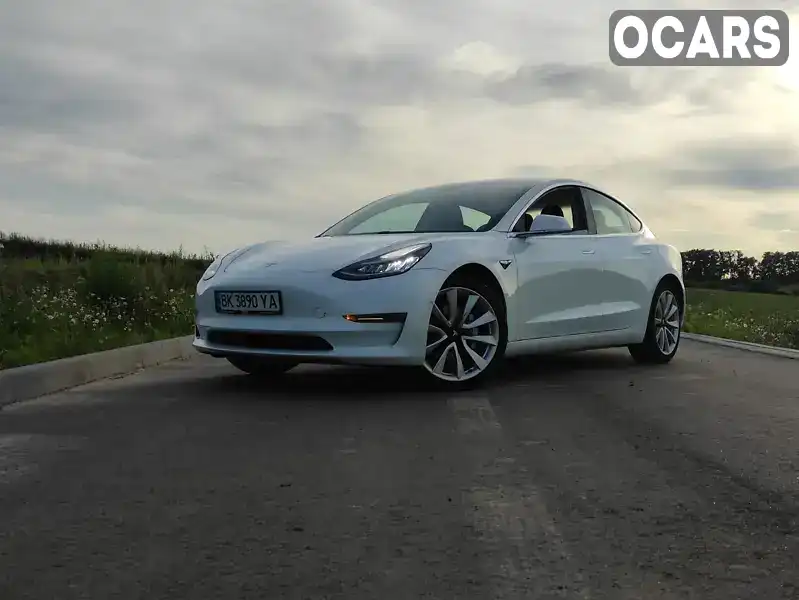 Седан Tesla Model 3 2018 null_content л. Автомат обл. Рівненська, Рівне - Фото 1/17