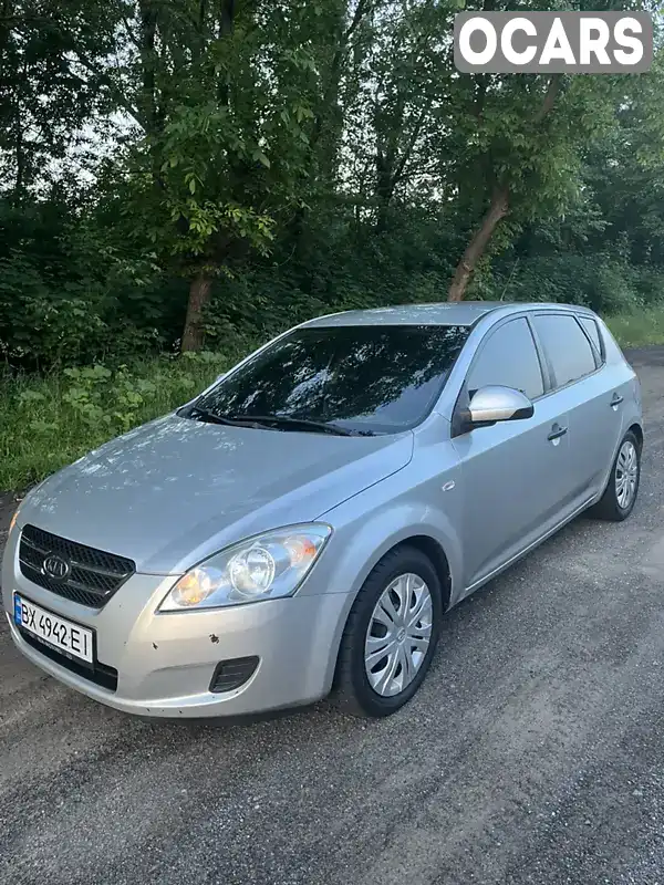 Хэтчбек Kia Ceed 2009 1.6 л. Ручная / Механика обл. Хмельницкая, Шепетовка - Фото 1/13