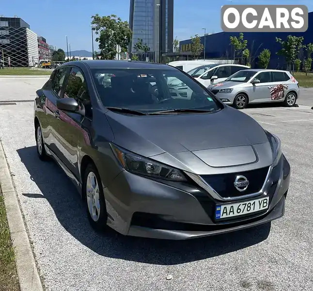 Хэтчбек Nissan Leaf 2019 null_content л. обл. Киевская, Киев - Фото 1/7