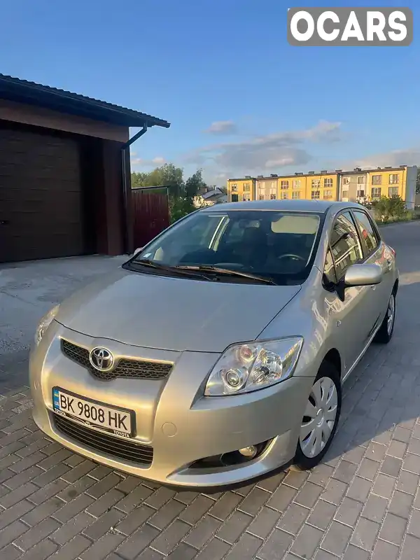 Хэтчбек Toyota Auris 2007 2 л. Ручная / Механика обл. Ровенская, Ровно - Фото 1/5