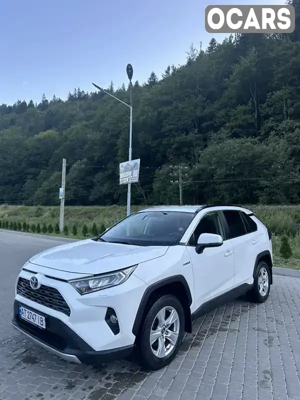 Внедорожник / Кроссовер Toyota RAV4 2019 2.49 л. Автомат обл. Ивано-Франковская, Буковель - Фото 1/14