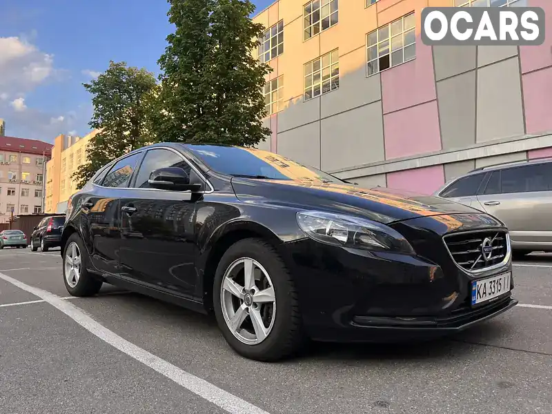 Хетчбек Volvo V40 2015 2 л. Автомат обл. Київська, Київ - Фото 1/10