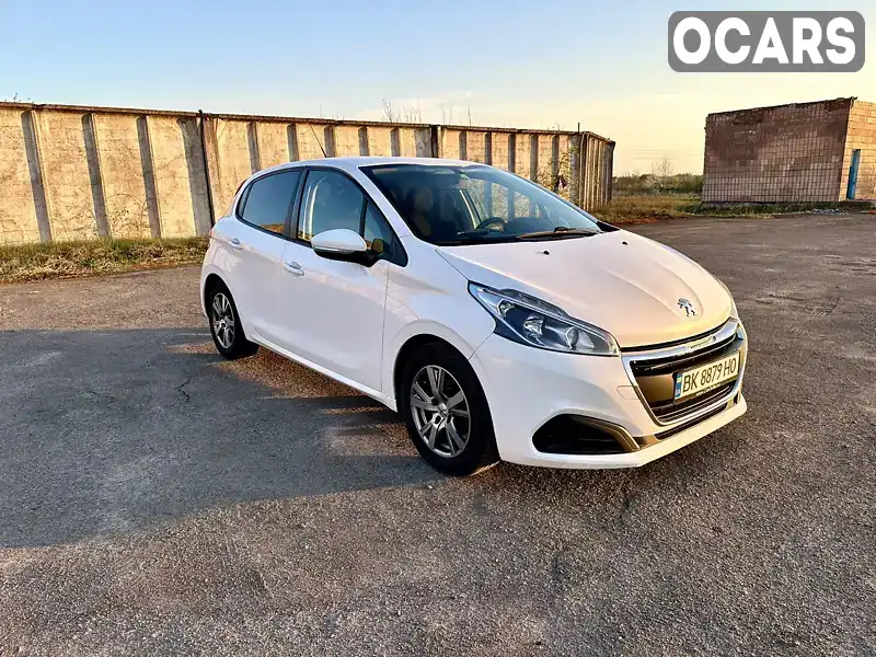 Хэтчбек Peugeot 208 2018 1.6 л. Ручная / Механика обл. Ровенская, Сарны - Фото 1/20