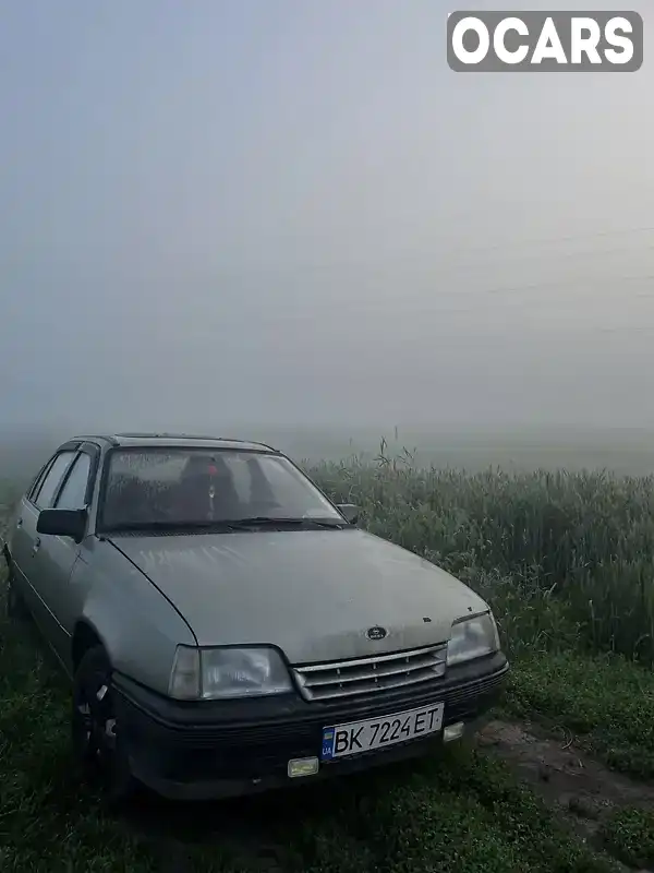 Хэтчбек Opel Kadett 1986 1.3 л. Ручная / Механика обл. Ровенская, Здолбунов - Фото 1/5