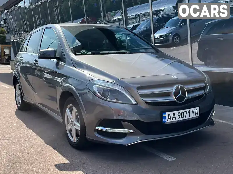 Хэтчбек Mercedes-Benz B-Class 2016 null_content л. Автомат обл. Киевская, Киев - Фото 1/21