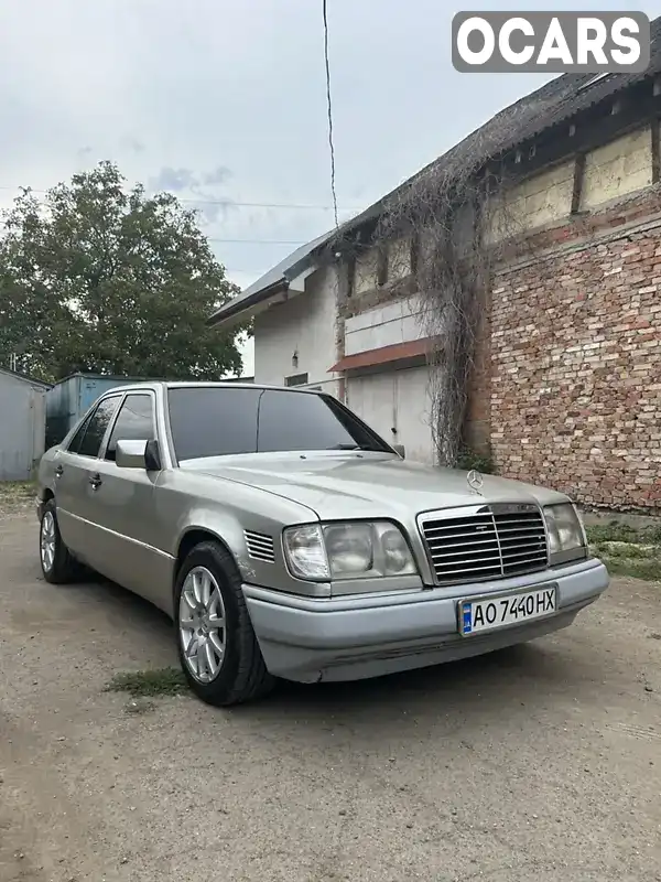 Седан Mercedes-Benz E-Class 1995 3 л. Ручная / Механика обл. Закарпатская, Иршава - Фото 1/21