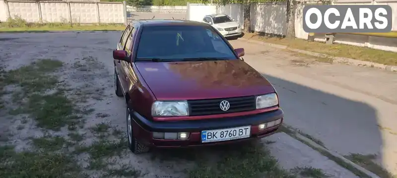 Седан Volkswagen Vento 1992 1.78 л. Ручная / Механика обл. Житомирская, Житомир - Фото 1/8