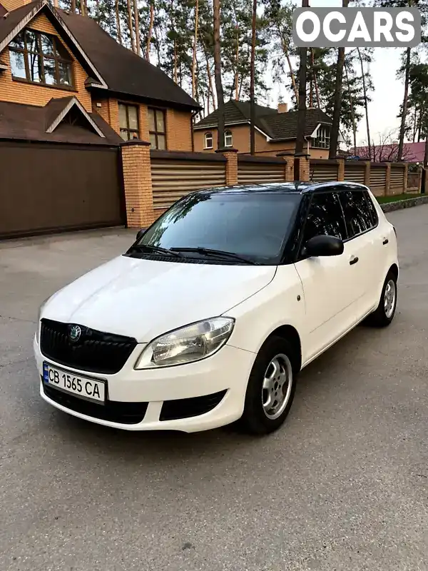 Хэтчбек Skoda Fabia 2012 1.6 л. Ручная / Механика обл. Черниговская, Чернигов - Фото 1/12