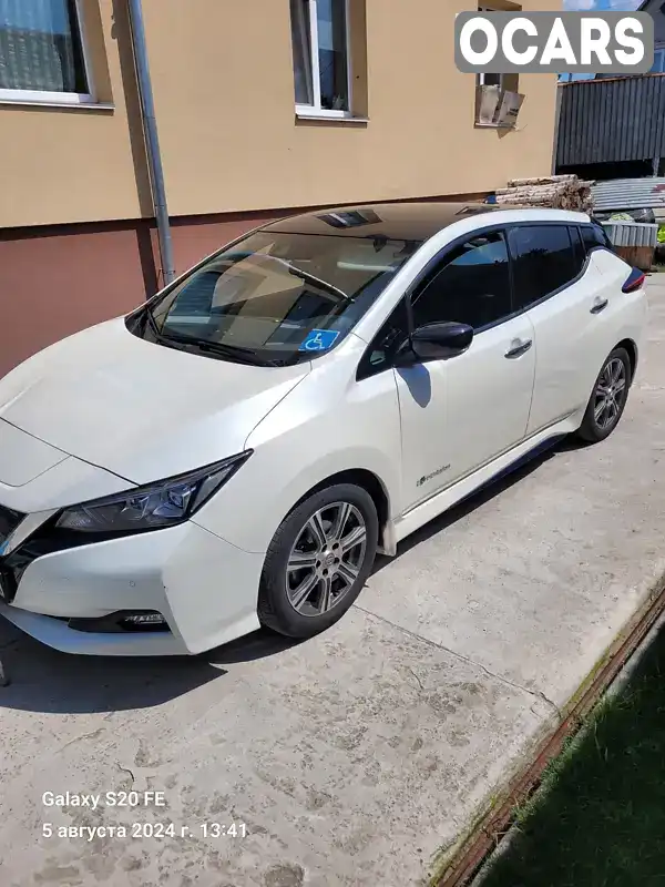 Хетчбек Nissan Leaf 2018 null_content л. обл. Київська, Київ - Фото 1/8