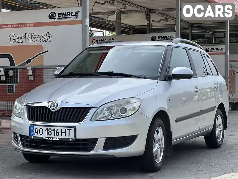 Універсал Skoda Fabia 2011 1.6 л. Ручна / Механіка обл. Закарпатська, Ужгород - Фото 1/16