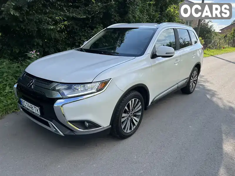 Позашляховик / Кросовер Mitsubishi Outlander 2019 2.36 л. Варіатор обл. Львівська, Львів - Фото 1/21