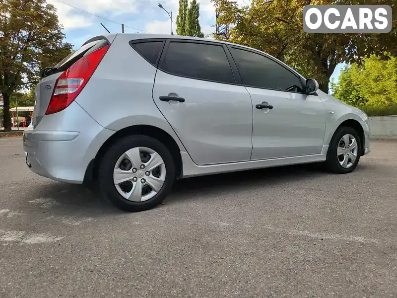 Хэтчбек Hyundai i30 2011 1.4 л. Ручная / Механика обл. Днепропетровская, Никополь - Фото 1/17