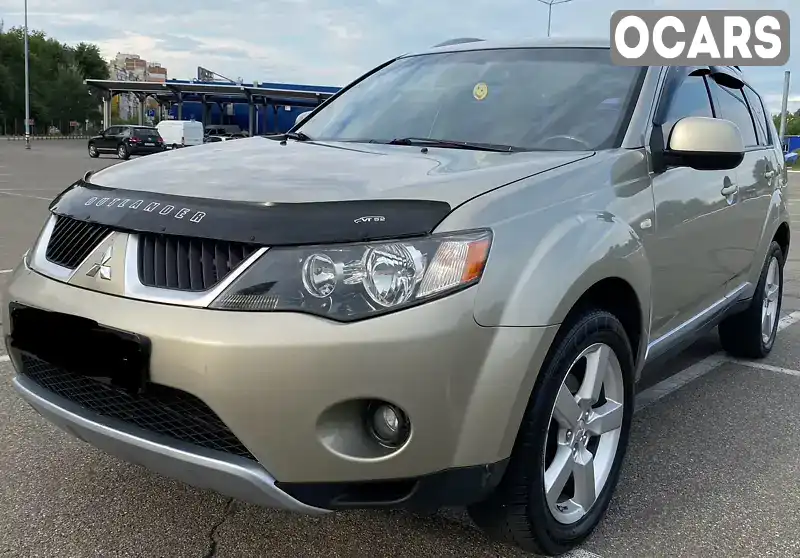 Внедорожник / Кроссовер Mitsubishi Outlander XL 2007 2.36 л. Автомат обл. Киевская, Киев - Фото 1/10