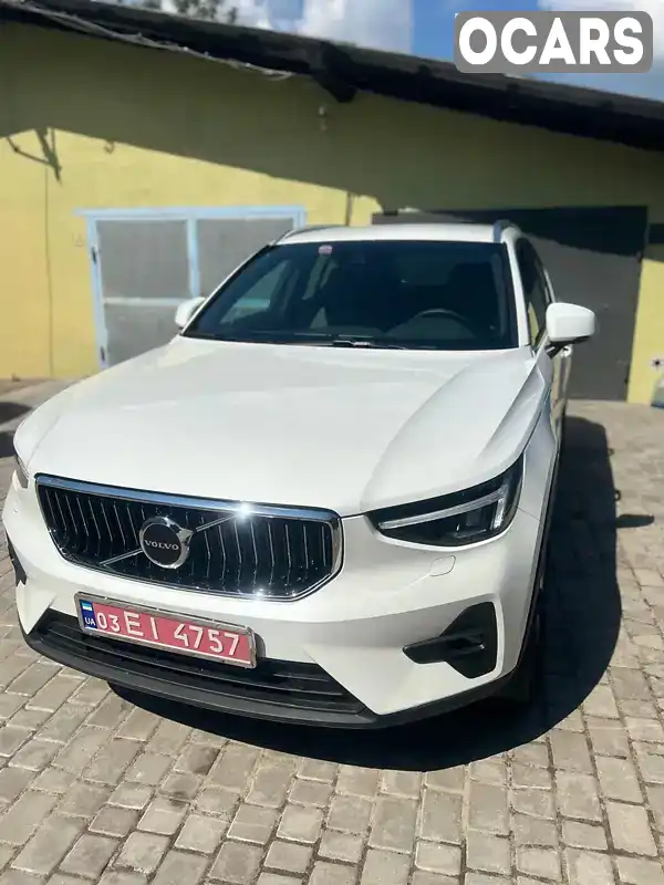 Позашляховик / Кросовер Volvo XC40 2022 1.5 л. Автомат обл. Волинська, Нововолинськ - Фото 1/21