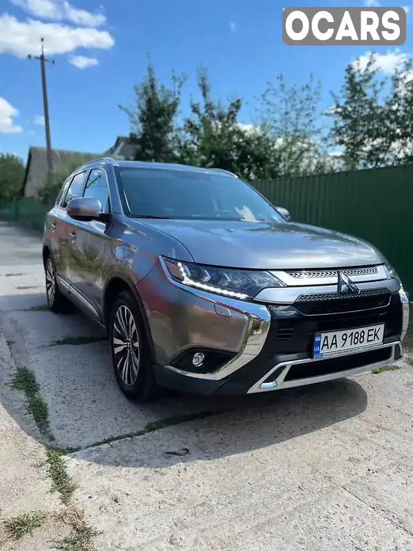 Внедорожник / Кроссовер Mitsubishi Outlander 2019 2.36 л. Вариатор обл. Киевская, Киев - Фото 1/13