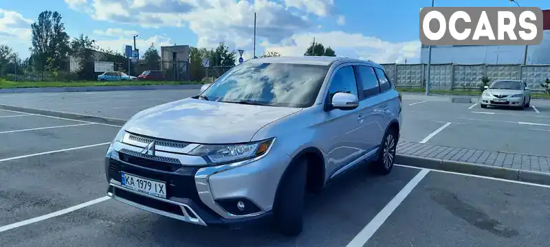 Внедорожник / Кроссовер Mitsubishi Outlander 2019 2.36 л. Вариатор обл. Киевская, Киев - Фото 1/21