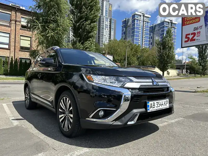 Внедорожник / Кроссовер Mitsubishi Outlander 2020 2.36 л. Вариатор обл. Киевская, Киев - Фото 1/21