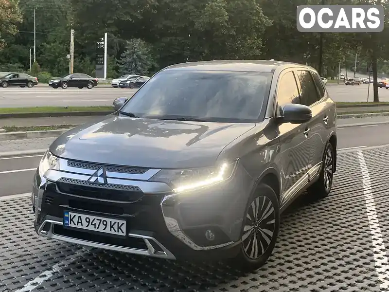 Внедорожник / Кроссовер Mitsubishi Outlander 2019 2.36 л. Вариатор обл. Киевская, Киев - Фото 1/21