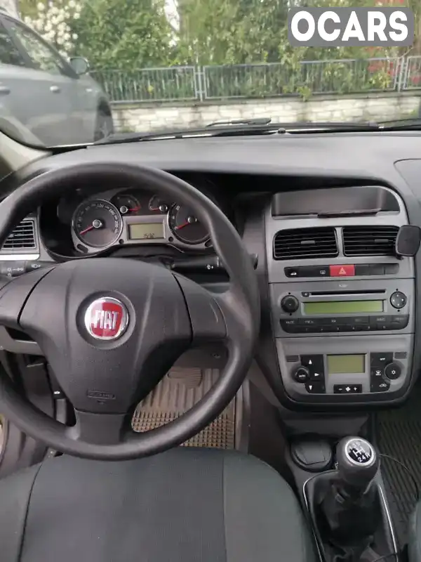 Седан Fiat Linea 2012 1.3 л. Ручна / Механіка обл. Дніпропетровська, Дніпро (Дніпропетровськ) - Фото 1/6