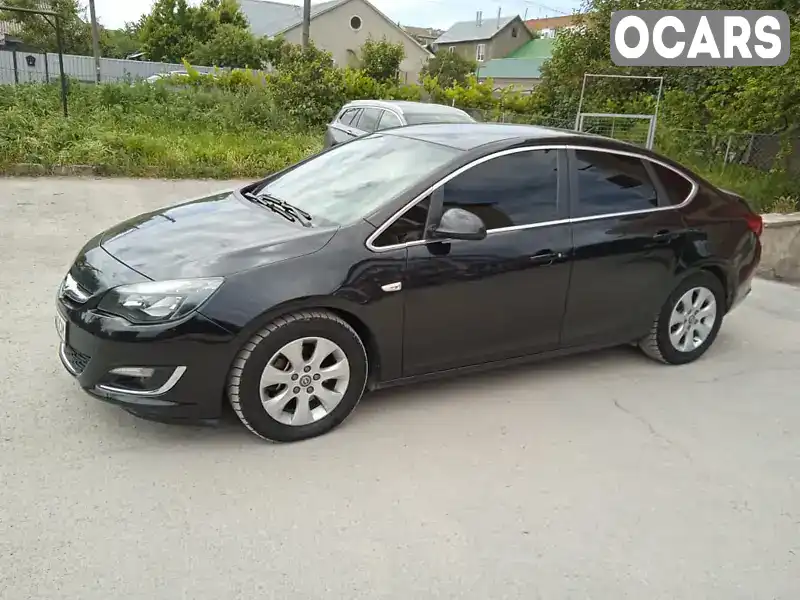 Седан Opel Astra 2013 1.69 л. Ручная / Механика обл. Хмельницкая, Каменец-Подольский - Фото 1/8