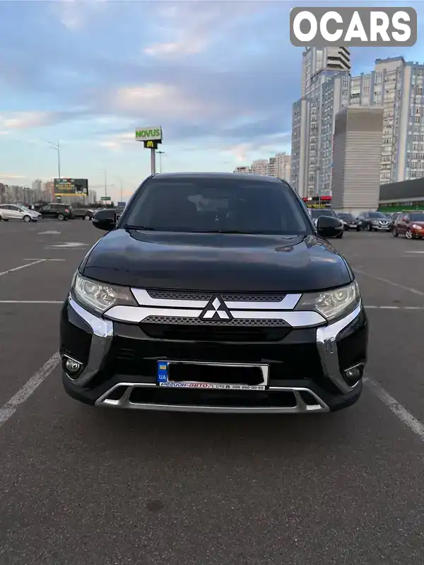 Внедорожник / Кроссовер Mitsubishi Outlander 2019 2.36 л. Типтроник обл. Киевская, Киев - Фото 1/21